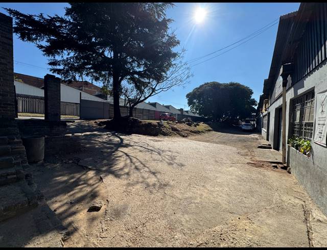 1,799M² WAREHOUSE TO LET IN NEWLANDS